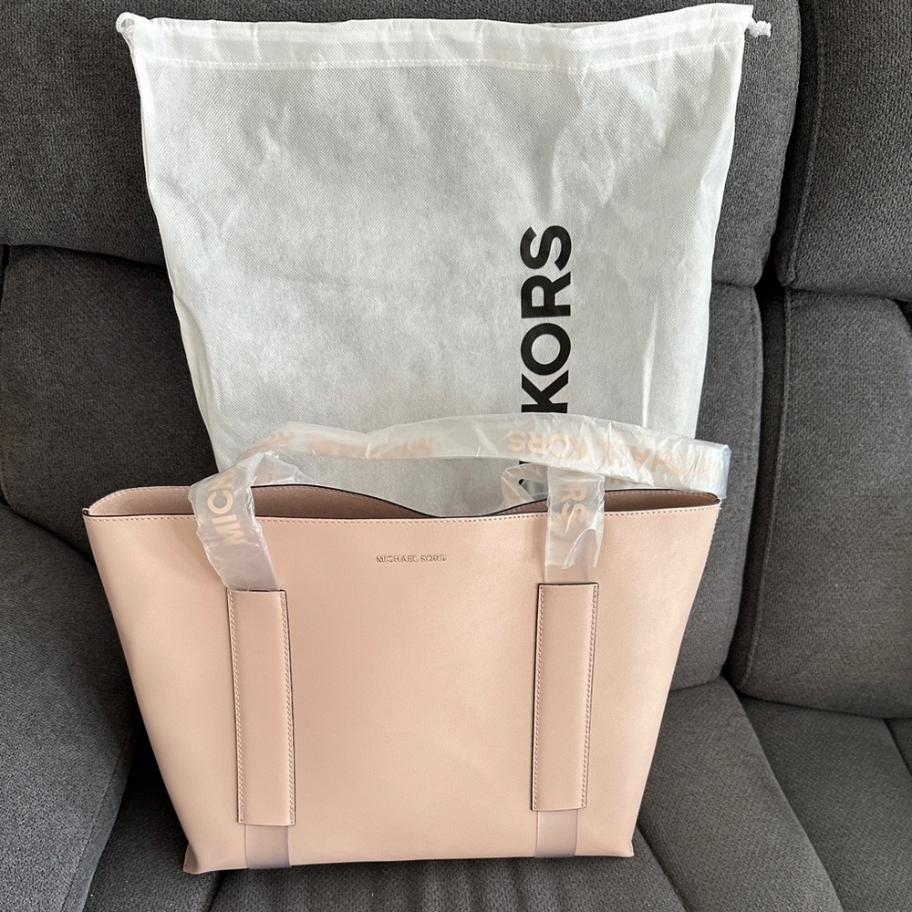 New pink Michael kors clear strap tote bag